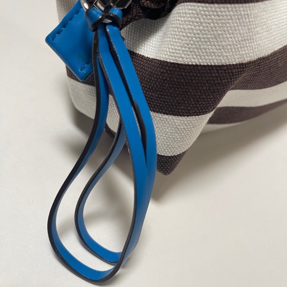 🐠Henri Bendel New York chocolate and white stripe cosmetic case - Picture 11 of 11